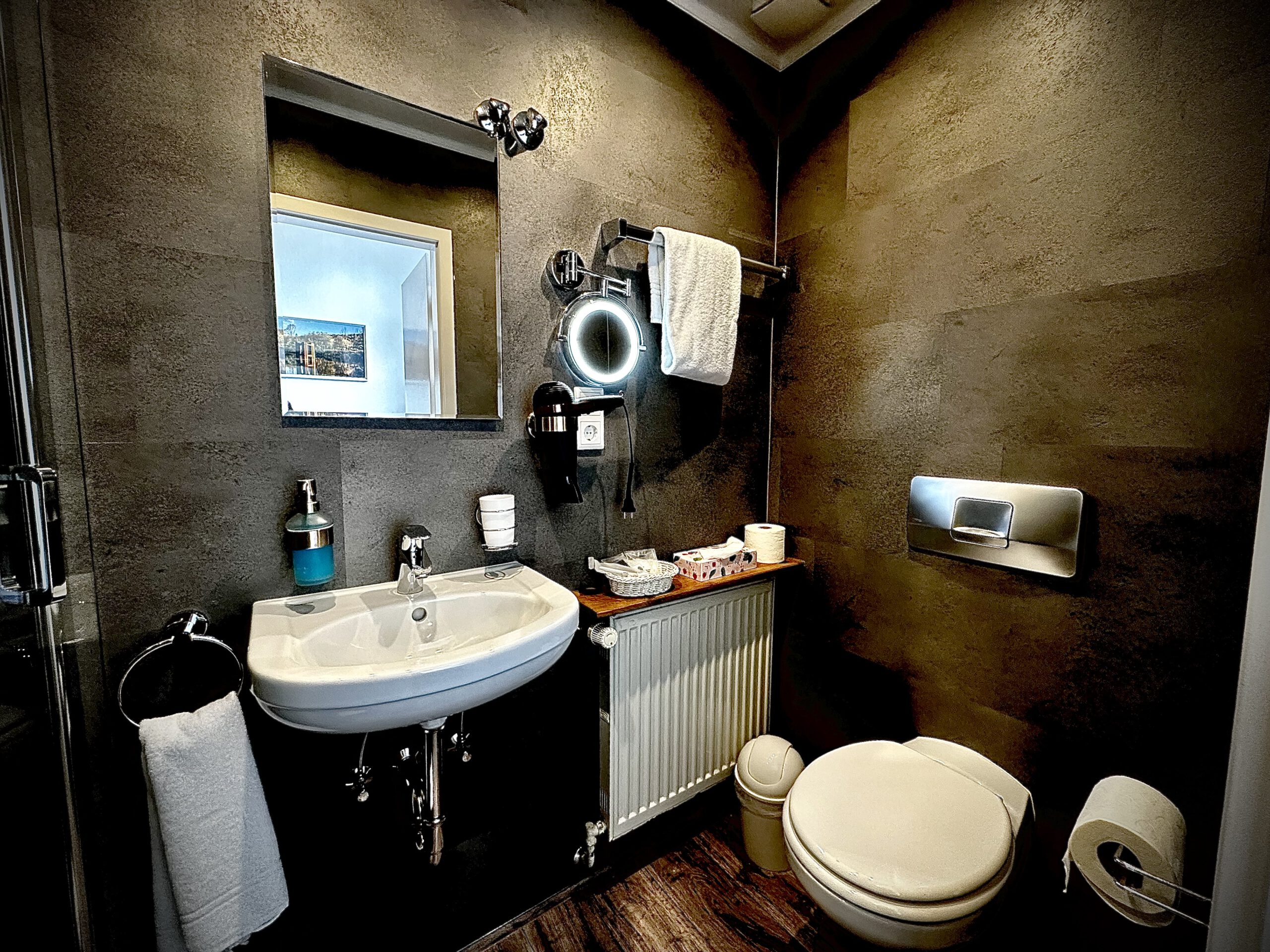 Einzelzimmer Komfort – Bad mit Dusche
